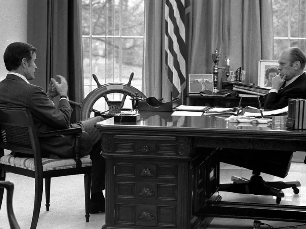 presidente Ford con el director de la CIA 